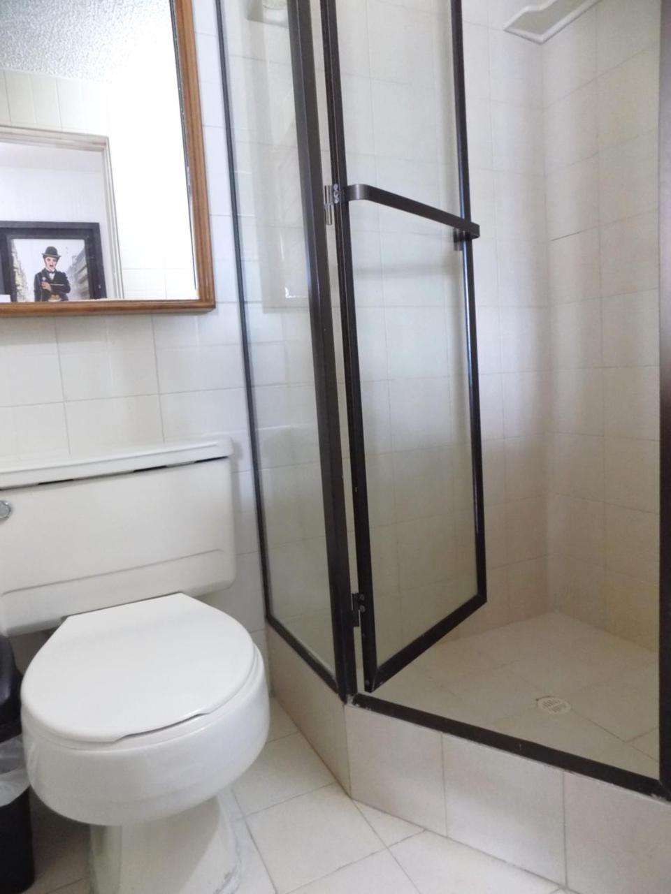 Room And Private Bathroom At Chapinero Alto ボゴタ エクステリア 写真